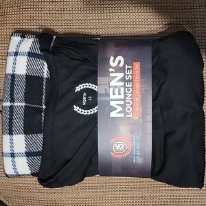 North 15 men's XL White and Black fleece 2pc sleeper set